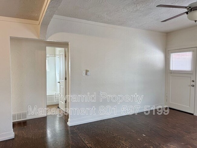 Building Photo - 729-731 W 100 S