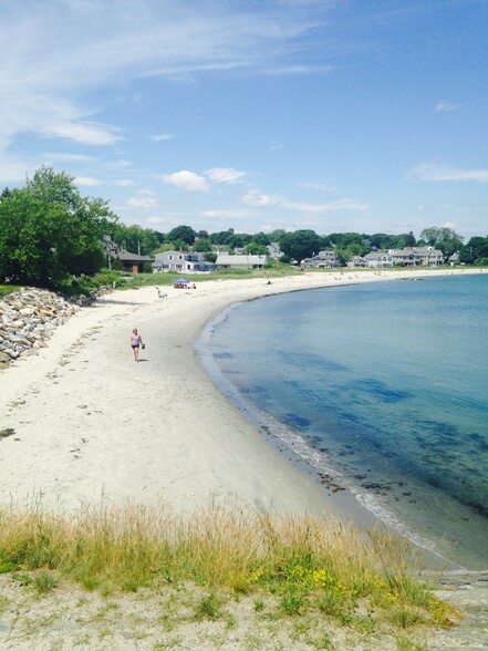 Pet-Friendly Willard Beach is exactly a 3-minute walk from the house. - 11 Henry St