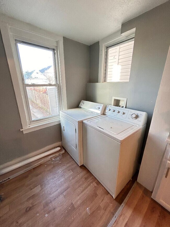 Pantry room - 8213 S Houston Ave