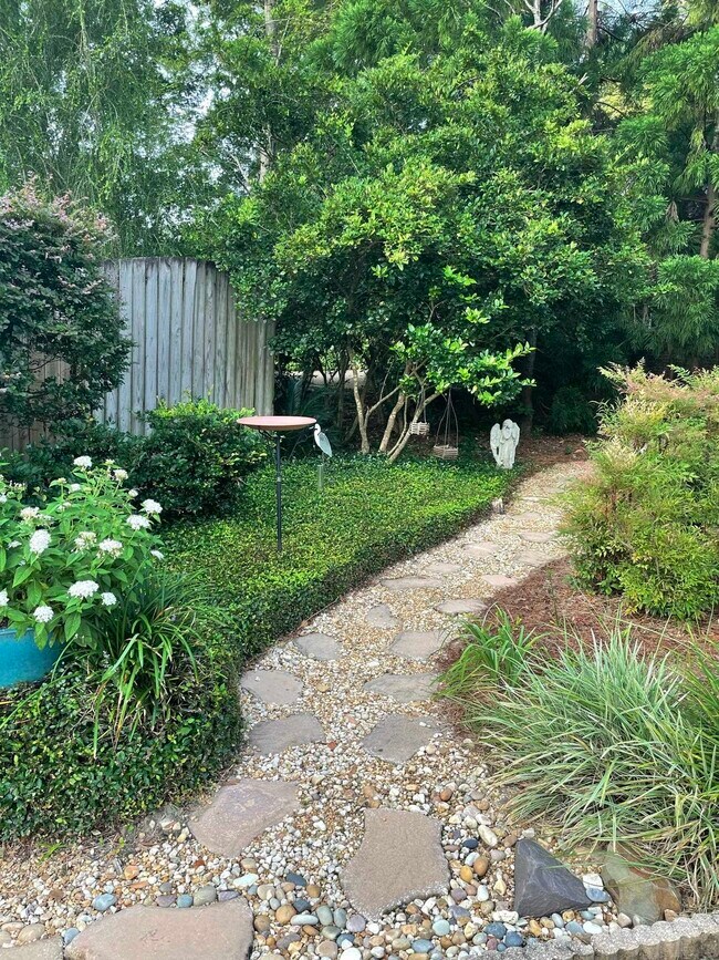 Building Photo - 8970 Eagles Ridge Dr