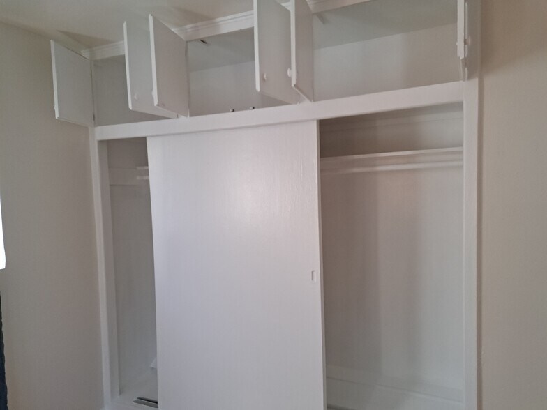 Building Photo - 630 Westbourne Dr