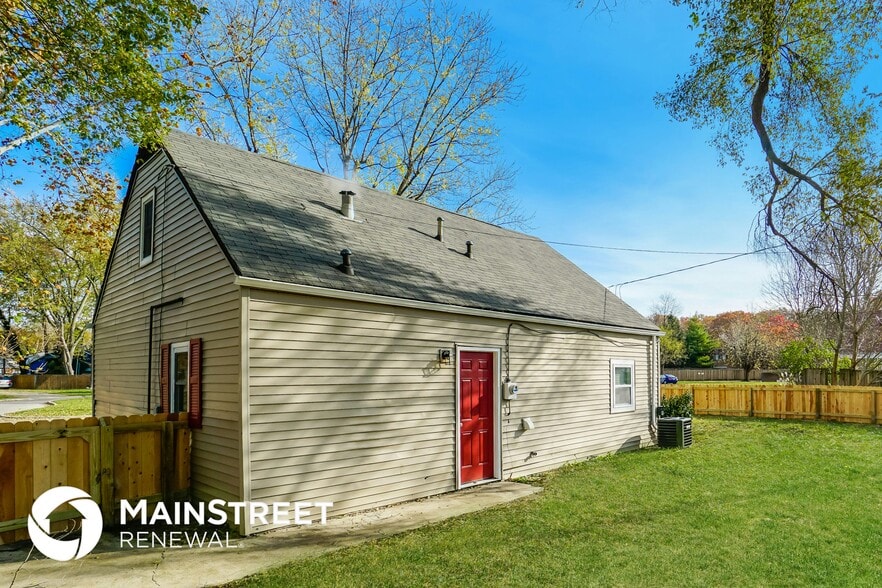 Building Photo - 5103 Dimson Dr N