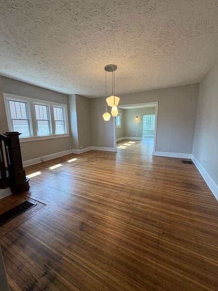 Building Photo - 3827 Central Ave