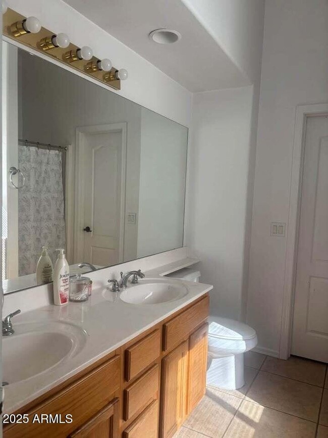 Building Photo - 1427 Cam Chavinda