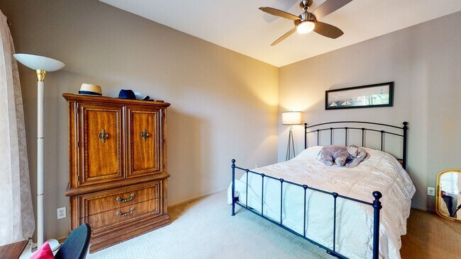 Building Photo - Fantastic 2 bed / 2 bath Condo in Huntingt...