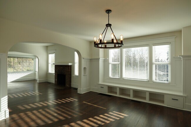 Building Photo - 2922 S Adams St