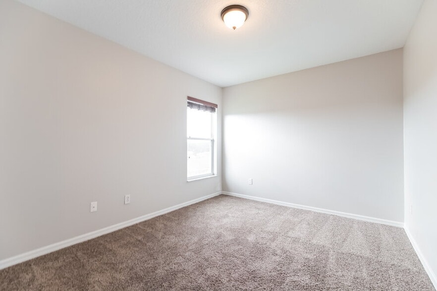 Building Photo - 819 Shore Breeze Way