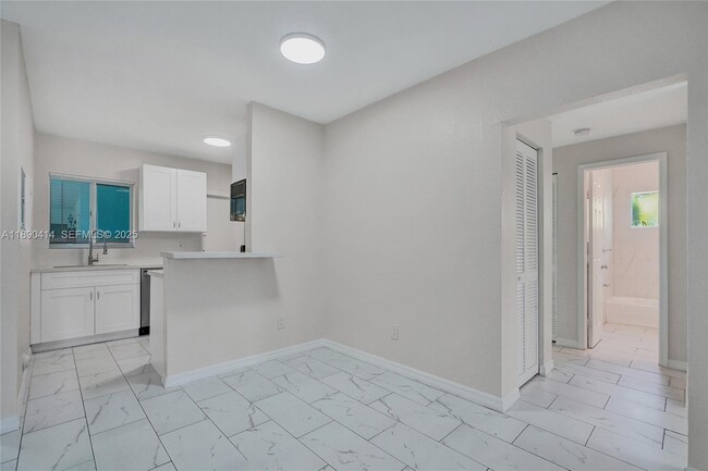 Building Photo - 1945 Calais Dr