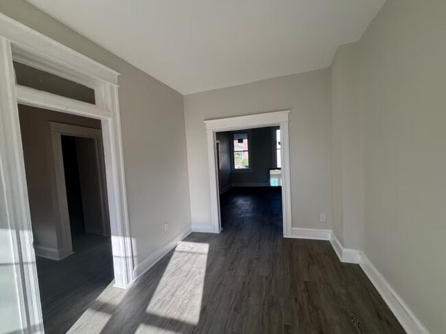 Building Photo - 41X N Loudon Ave
