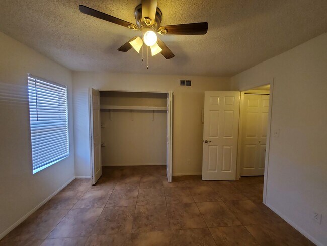 Building Photo - 4533 E Contessa St