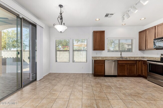 Building Photo - 1180 E Buffalo St