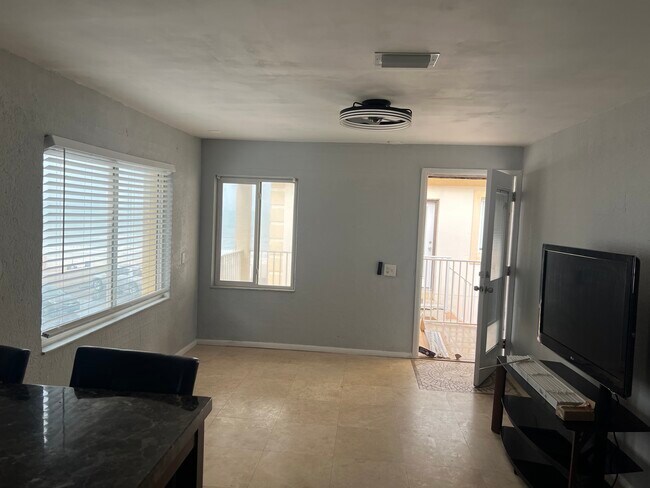 Building Photo - 3137 S Atlantic Ave