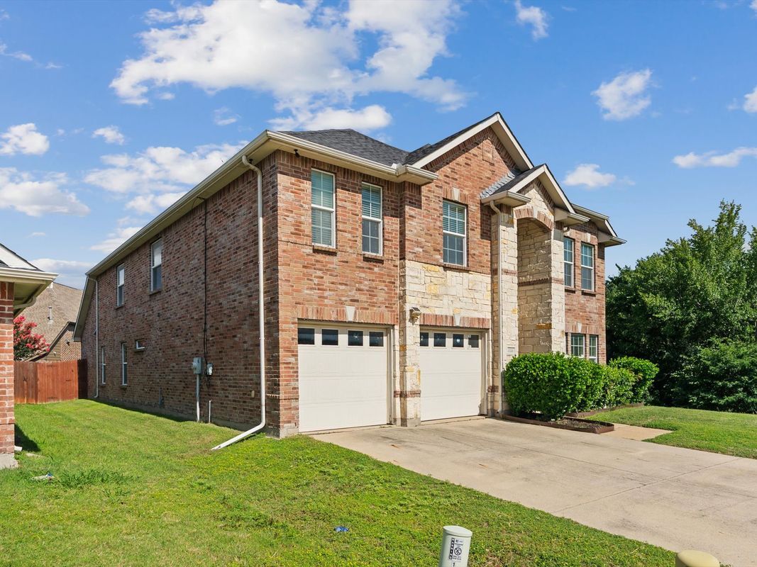 Building Photo - 13287 Fowler Dr
