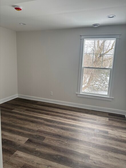 Building Photo - 1128 Berlin Rd