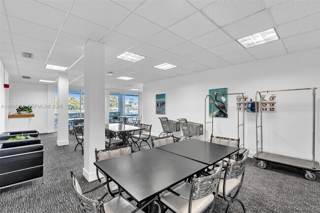 Building Photo - 9381 E Bay Harbor Dr
