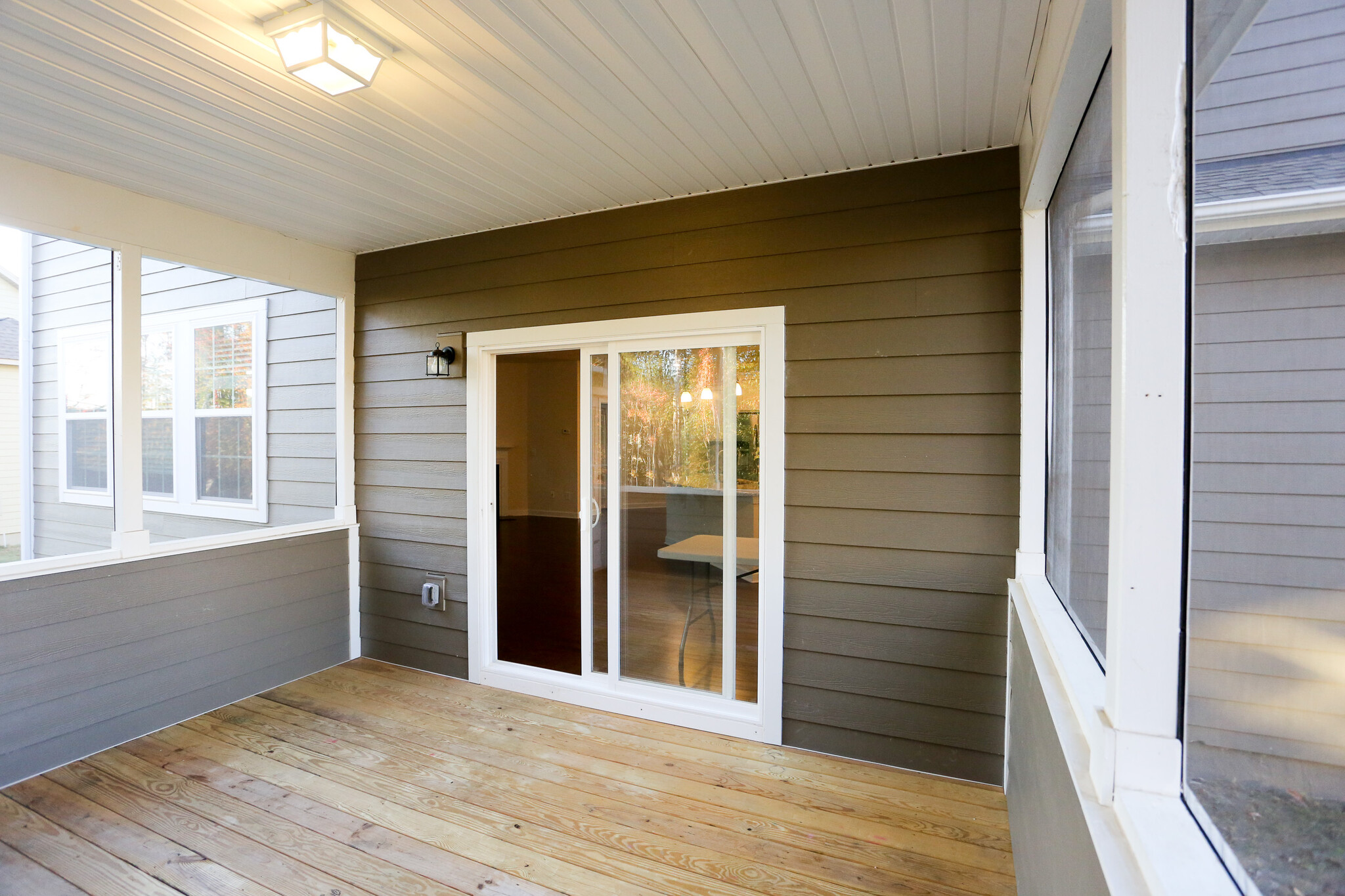 Screened Porch - 2001 Trading Path Lane