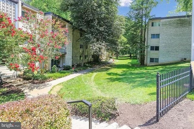 Building Photo - 12405 Braxfield Ct