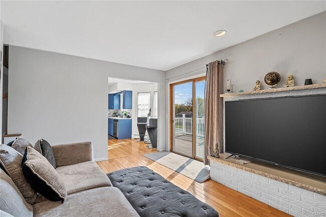 Building Photo - 199 Academy St