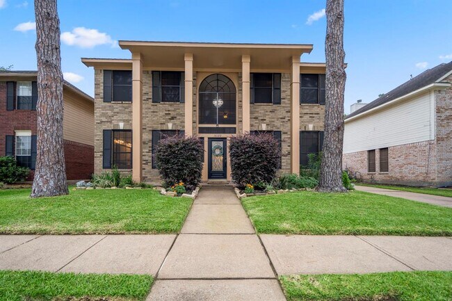 Primary Photo - 16122 Cairngorm Ave