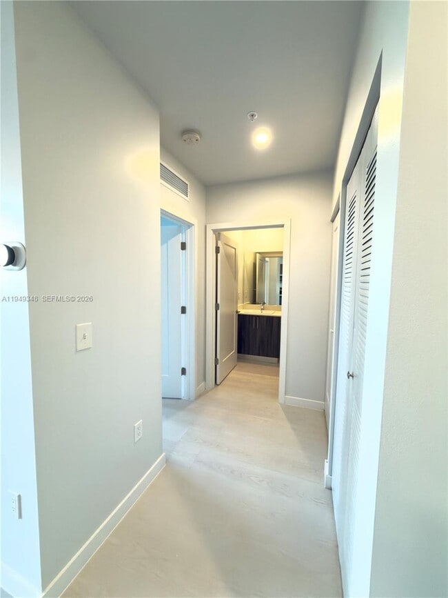 Building Photo - 18300 SW 98th Ave