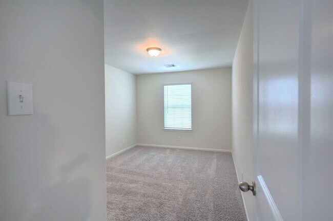 Building Photo - 22234 Delphin Grv Dr