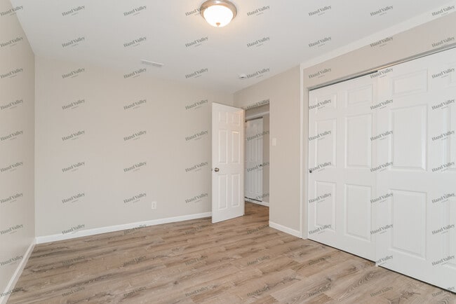 Building Photo - 6827 Woodhurst Dr