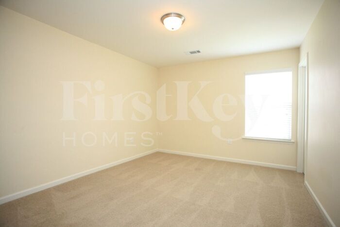 Building Photo - 413 Lind Point Ln