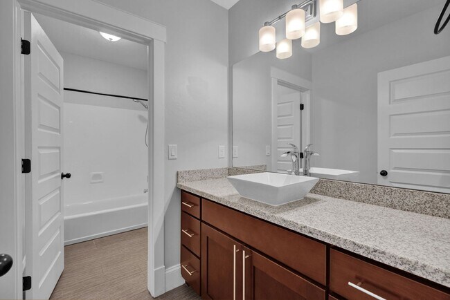 Building Photo - Luxury North Salt Lake Home with Mountain Views, Office & Fully Fenced Yard