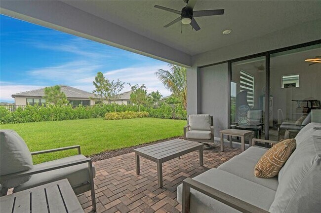 Building Photo - 4566 Silverwood Ln N