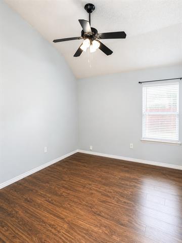Building Photo - 9505 Thorncliff Dr