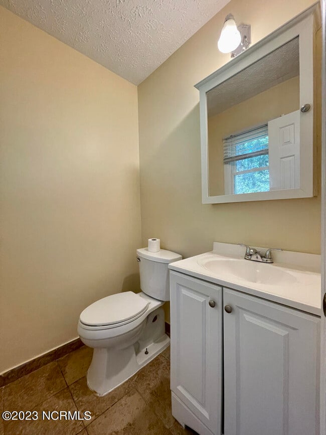 Building Photo - 3804 Brandywine Dr