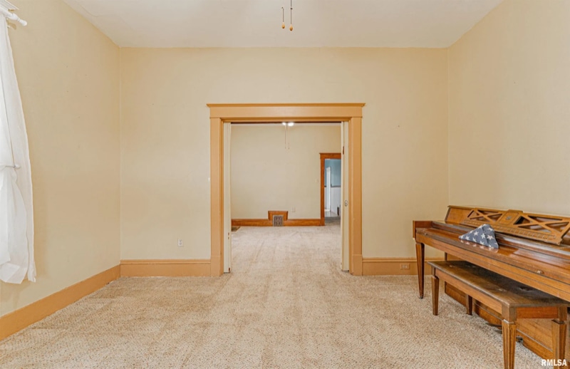 Building Photo - 130 5th St