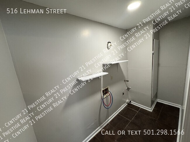 Building Photo - 516 Lehman Dr