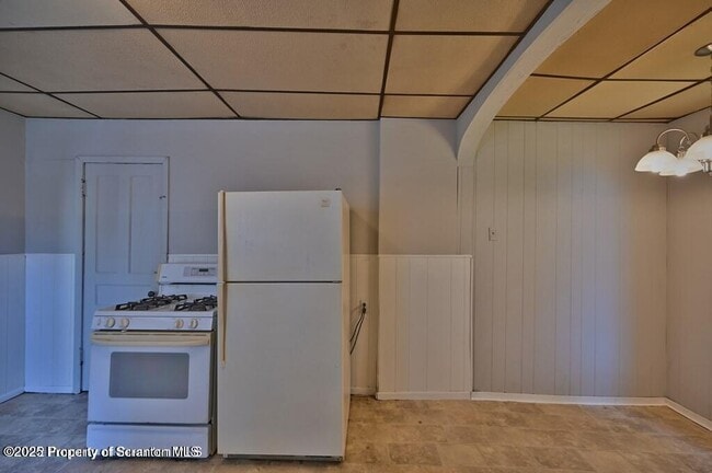 Building Photo - 1416 Capouse Ave