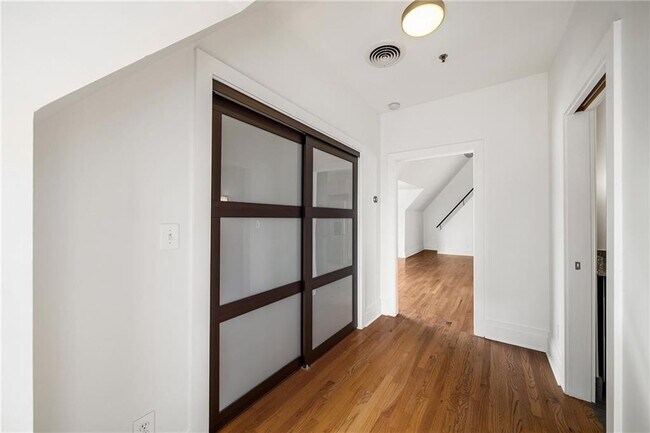 Building Photo - 81 Peachtree Pl NE