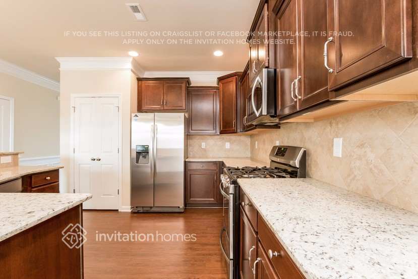 Building Photo - 141 Kingston Drive