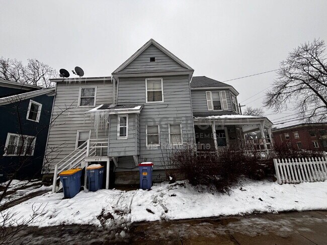 Building Photo - 1354 Wealthy St SE