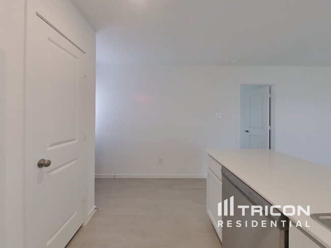 Building Photo - 3009 Dawn Sound Dr