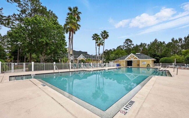 Building Photo - 330 N Shore Cir