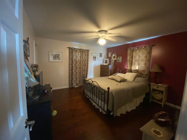 Building Photo - 206 N Bickett Rd