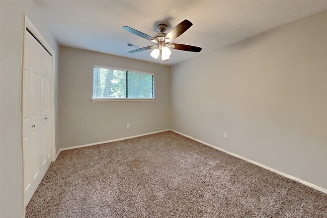 Building Photo - 2 River Birch Ln