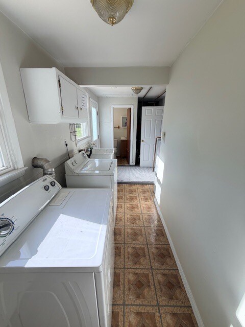Building Photo - 2404 Mccawber Dr
