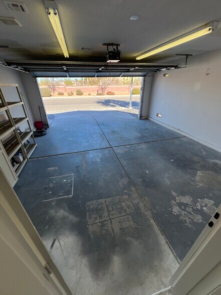 Building Photo - 2493 W Richmar Ave