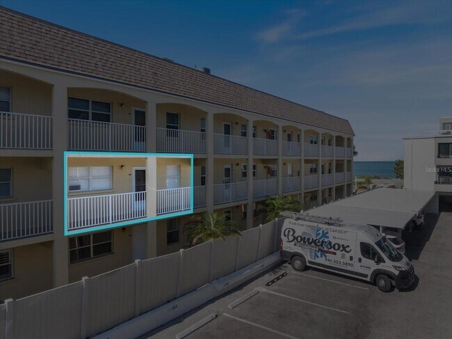 Building Photo - 1400 Tarpon Center Dr