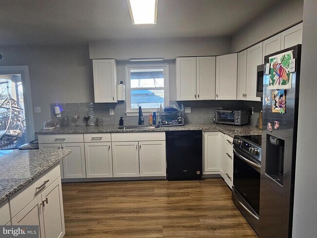 Building Photo - 3108 Sounding Dr