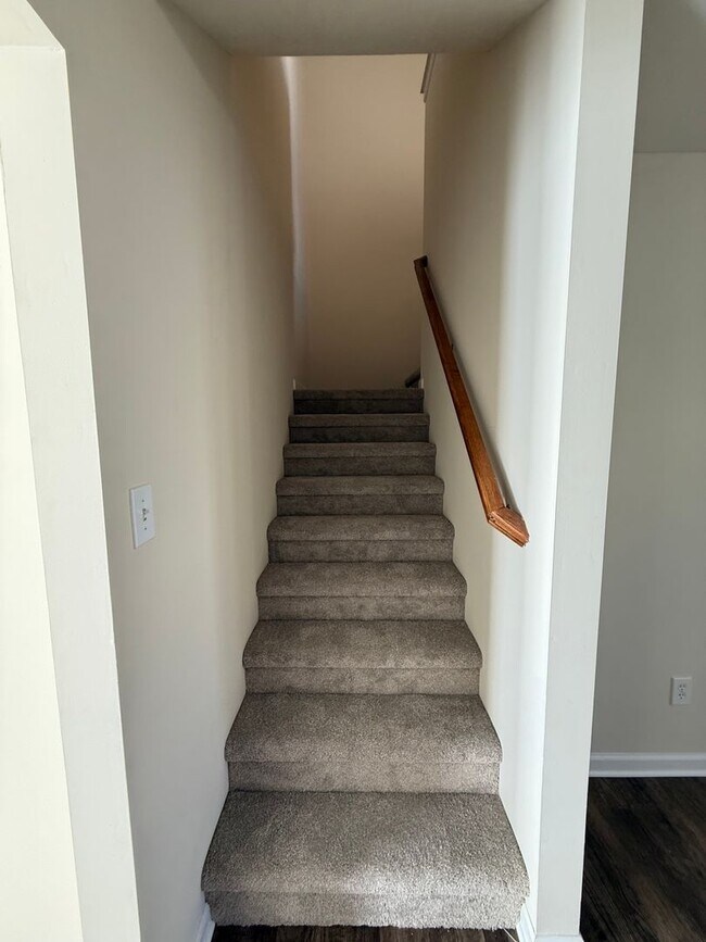 Building Photo - Charming 3 Bedroom 2.5 Bath townhome in Powell