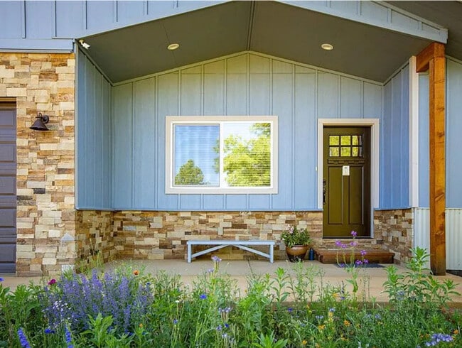 Building Photo - 004