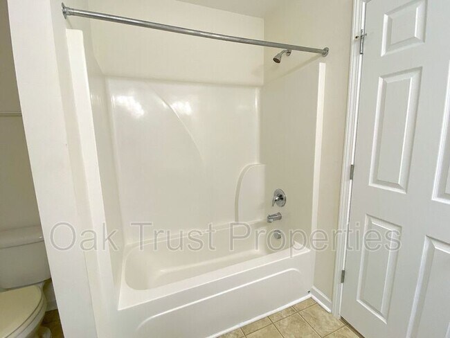 Building Photo - 8145 Ronda Dr