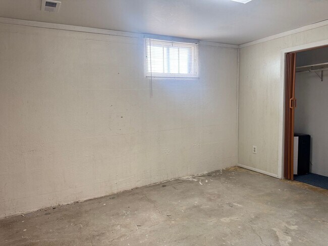 Building Photo - 724 Ratone St