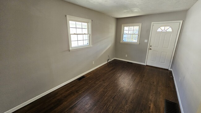 Living Room - 907 Beecher St